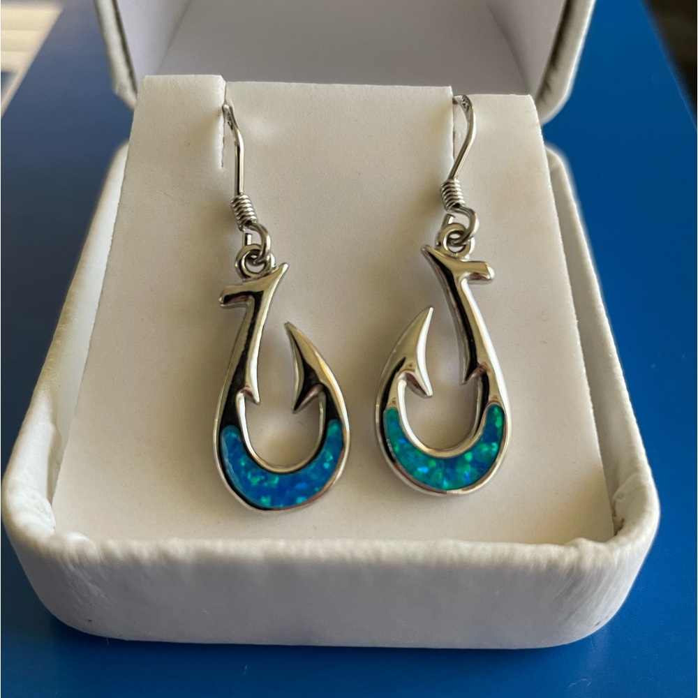 NEW in original box. sterling silver abalone detail boho beachy earrings